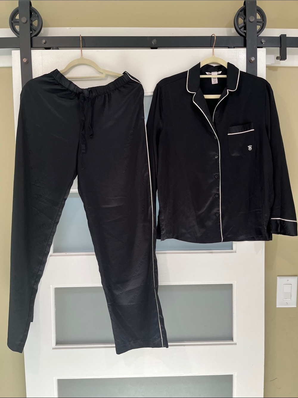 Victoria's Secret Black Satin Pajama Set with White Piping XS logo